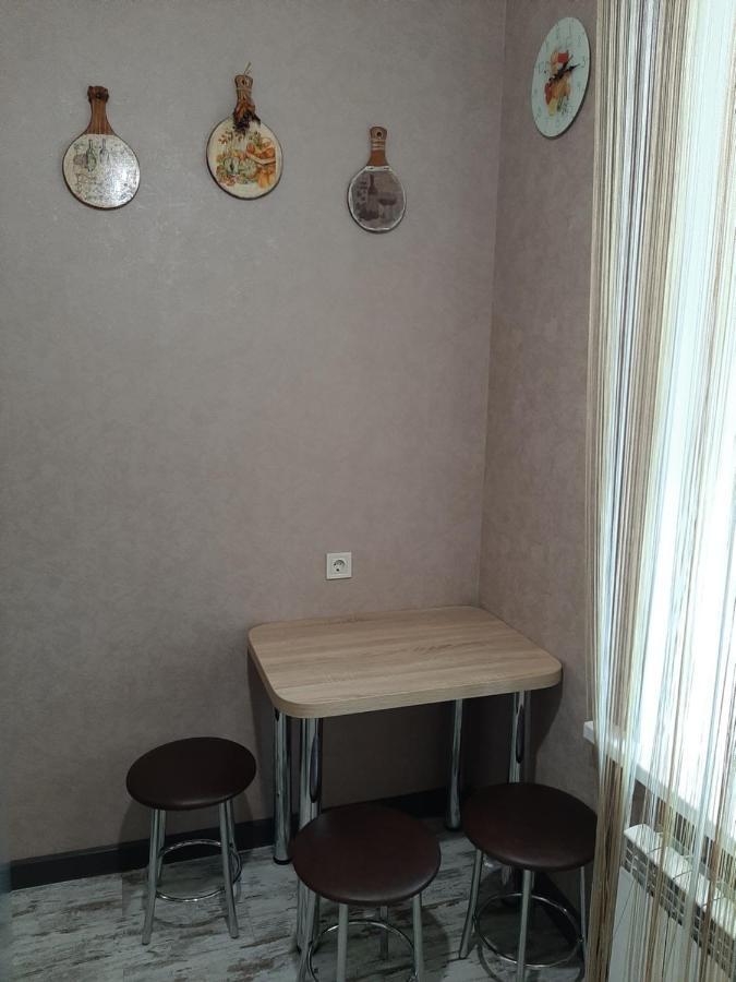 1 Stop From Railway Station Appartamento Kiev Esterno foto